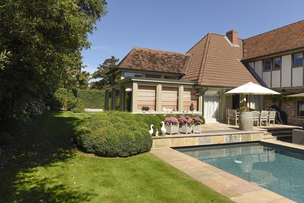 Sans Soucis Bed & Breakfast 4*